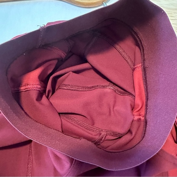 Lululemon box it out tight pocket leggings in deep rouge / oxblood - Picture 7 of 13